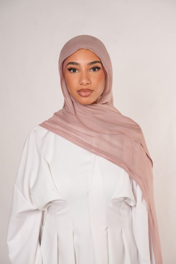 Masanda Modal Hijab – Zartes Sweet Rose Design für sanften Look - Image 2