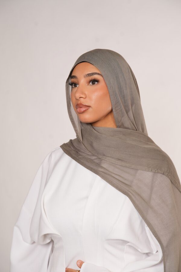 Masanda Modal Hijab – Weiches und leichtes Design in Stone - Image 3