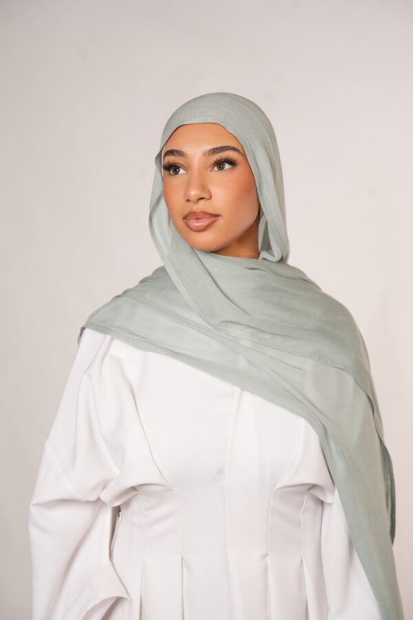 Masanda Modal Hijab – Frisches Mint Grün für leichten Tragekomfort - Image 4