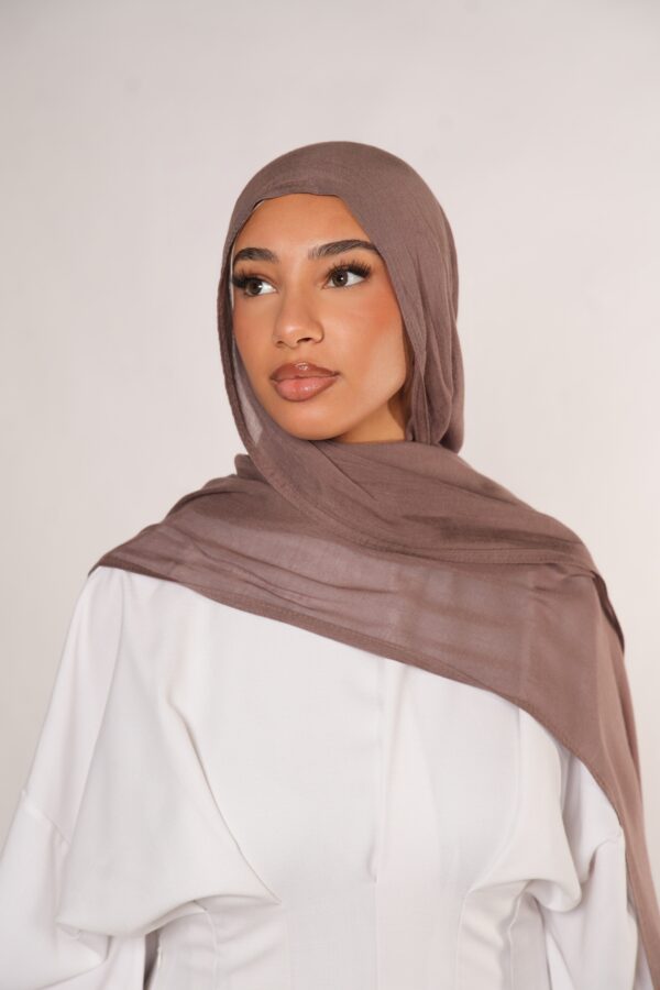 Masanda Modal Hijab – Zeitloses Nude Brown für eleganten Stil - Image 3