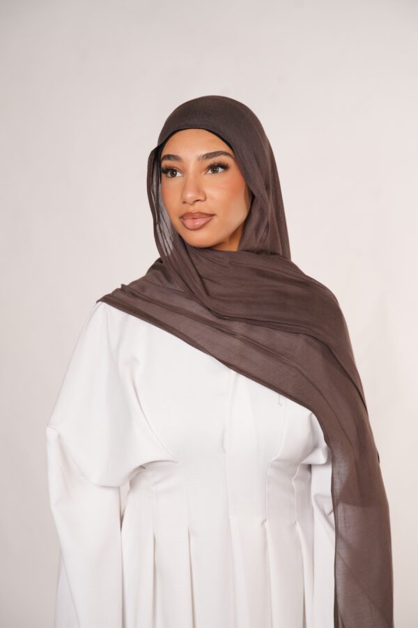 Masanda Modal Hijab – Elegantes Mocca Brown für zeitlosen Look - Image 2