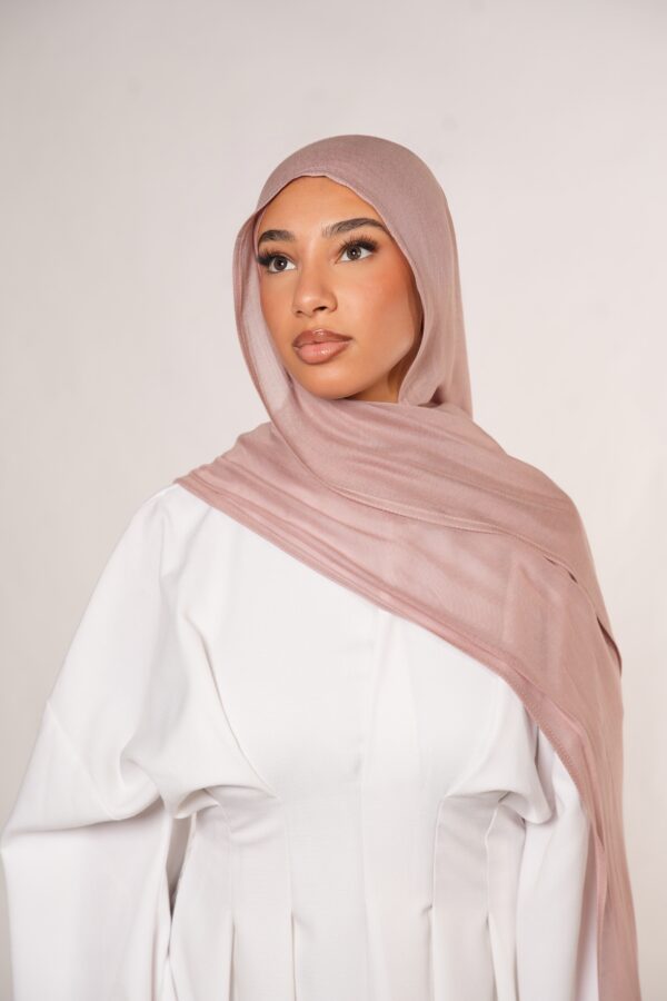 Masanda Modal Hijab – Zartes Sweet Rose Design für sanften Look - Image 5