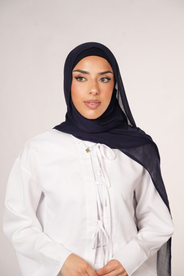 Masanda Modal Hijab – Klassisches Navy Blau für vielseitigen Stil