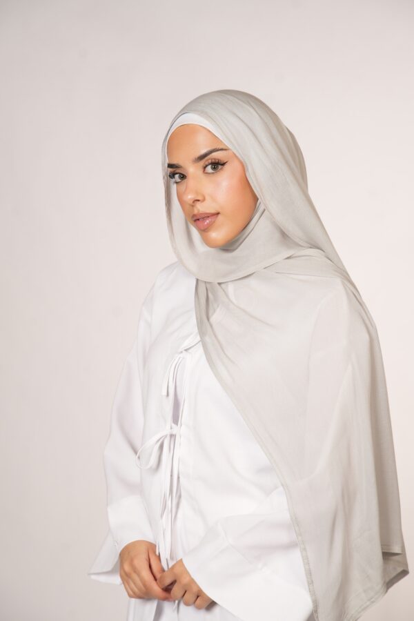 Masanda Modal Hijab – Elegantes, leichtes Design in Bone