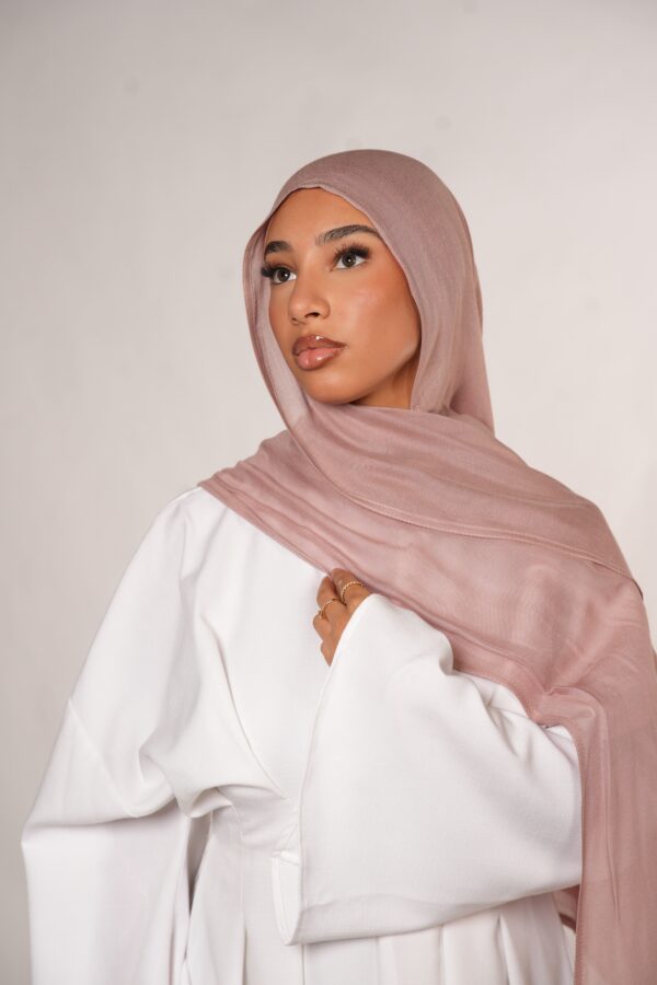 Masanda Modal Hijab – Zartes Sweet Rose Design für sanften Look