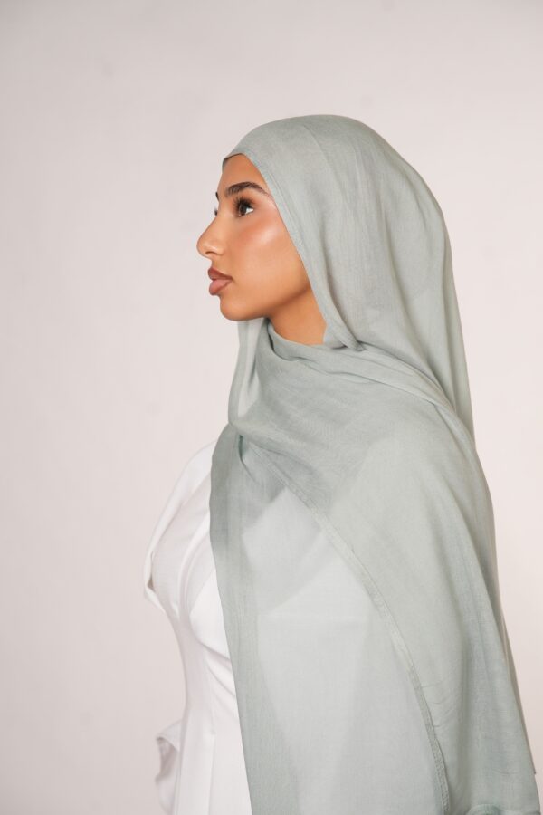 Masanda Modal Hijab – Frisches Mint Grün für leichten Tragekomfort - Image 2