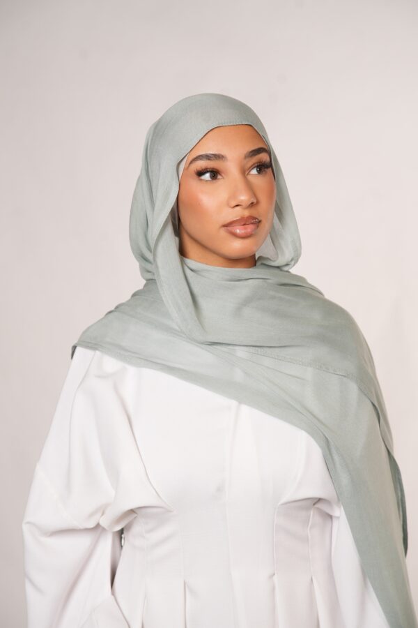 Masanda Modal Hijab – Frisches Mint Grün für leichten Tragekomfort