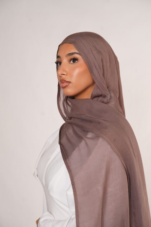 Masanda Modal Hijab – Zeitloses Nude Brown für eleganten Stil - Image 4